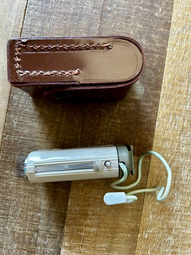 Emo Wetzlar Compact Flash Bulb Attachment w/ Case - Germany - Vintage - Picture 4 of 6