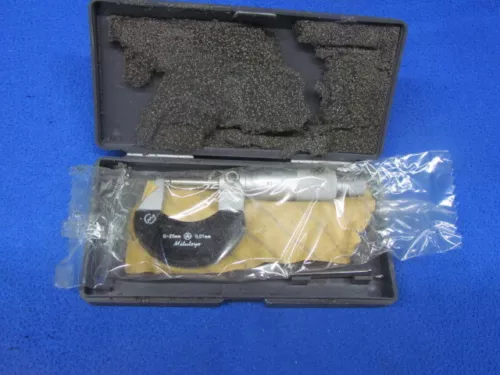 NEW Mitutoyo101-217  0-25 m/m micrometer                    N-475