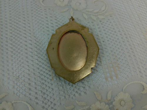 Colgante De Colección Amor Pareja Hombre Dama Jardín Escena Porcelana Bronce Filigrana Pergamino - Imagen 12 de 15
