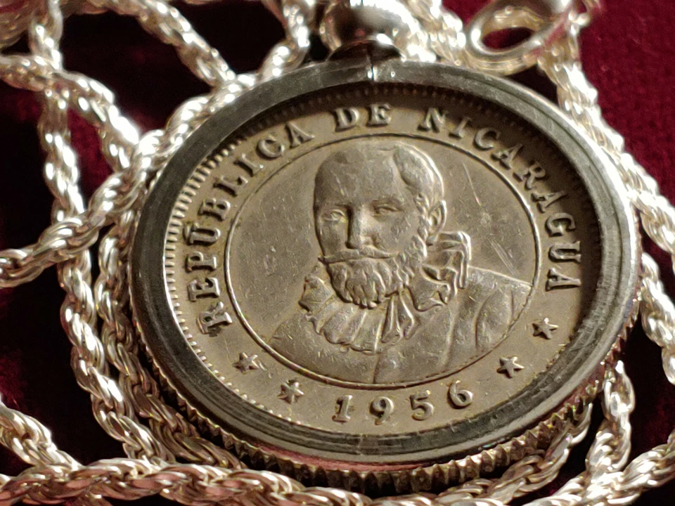 1956 Republica Nicaragua 25 Centavos Pendant on an 18" 925 Italian Rope Chain - Image 3 of 4