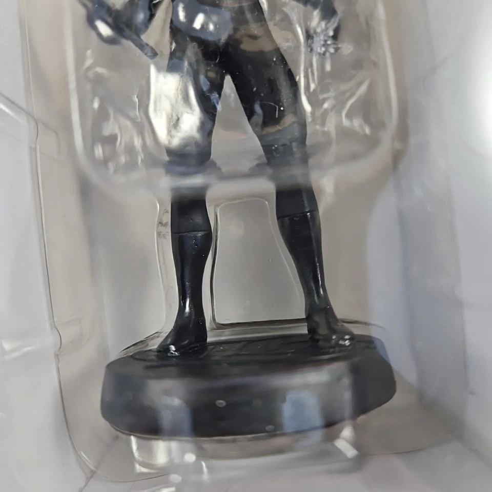 Figura de cómic y plomo de Nightwing nº 19 Eaglemoss de DC Comics Super Hero Collection. Foto 4 de 4