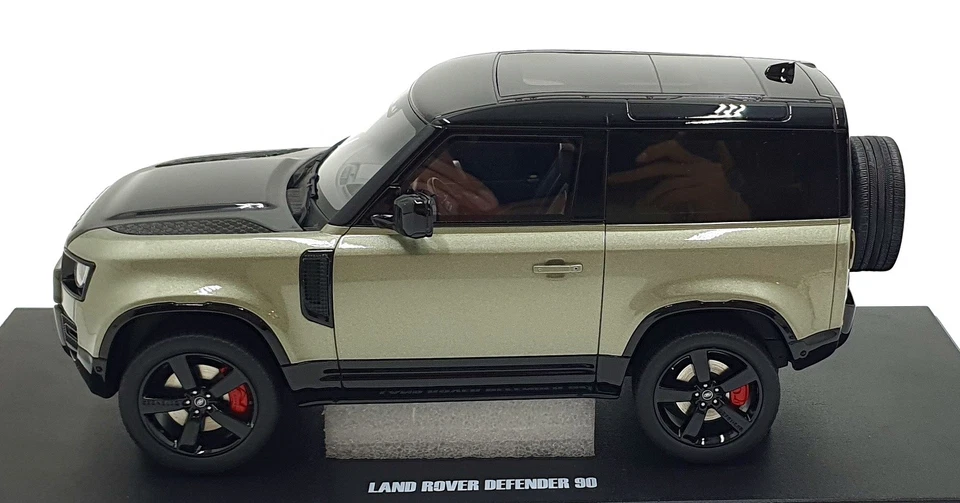 GT Spirit 1/18 Scale Resin GT517 Land Rover Defender 90 P400 X-Dynamic HSE Green - Image 4 of 4