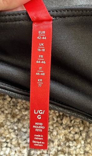 Spanx Women's Size Large Petite Faux Black Leather Leggings Pants Stretch LP - Picture 8 of 8