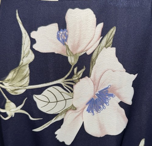 Lulus Maxikleid dunkelblau Blumen Wickeloptik Größe XL - Bild 8 von 13
