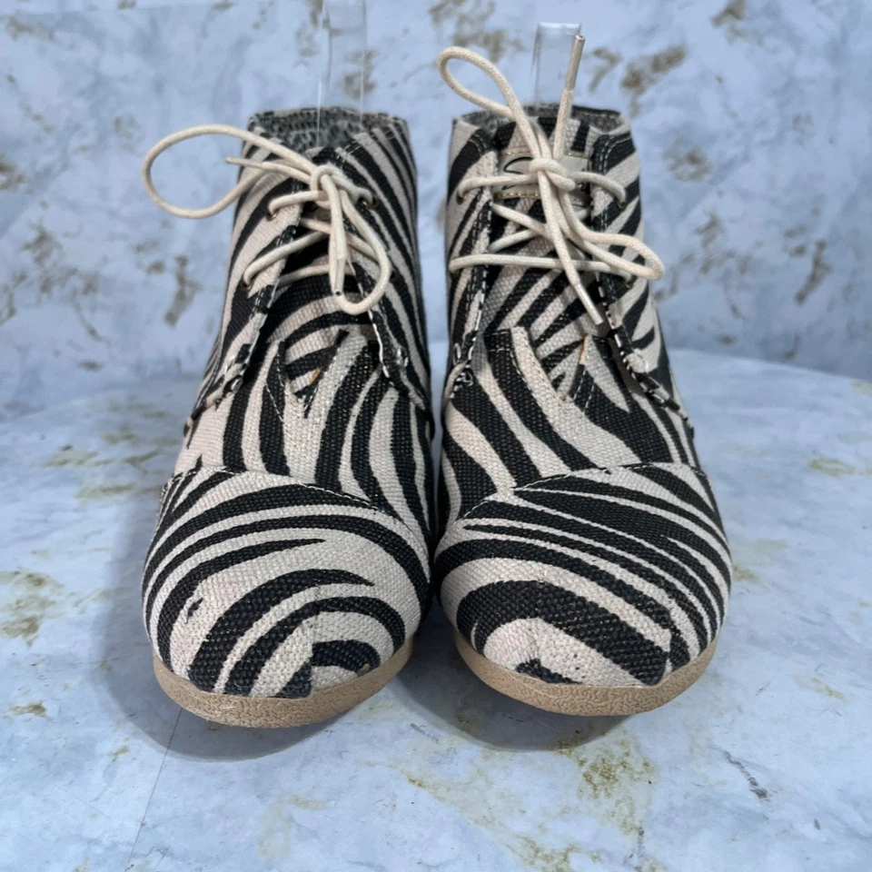 Zapatos Skechers para mujer talla 10M beige negros cómodos a rayas botas al tobillo de cuña Foto 2 de 4