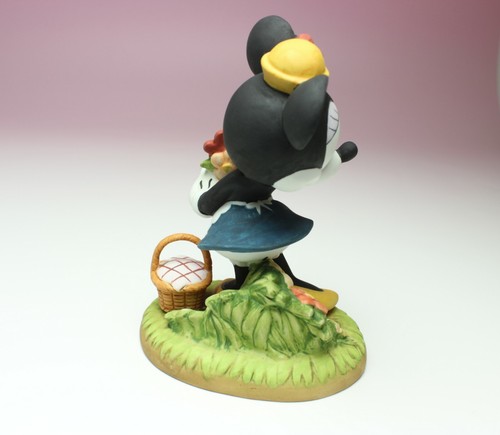 Estatuilla de la serie Disney Garden bisque estatua de porcelana de Minnie Mouse con flores - Imagen 12 de 12