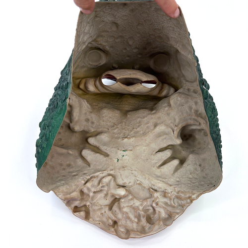 Vintage 1980's I.C. Inc. Gory Green Squished Frog Halloween Mask Made in Korea - Picture 4 of 7
