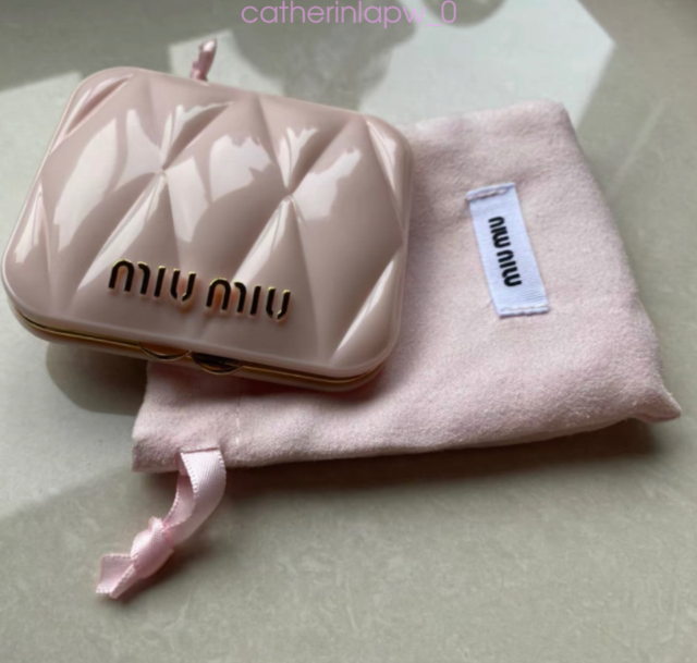 Miu Miu PARFUMS Mirror- Compact Miroir with Pink Pouch Miu Miu PARFUMS Mirror- Compact Miroir with Pink Pouch