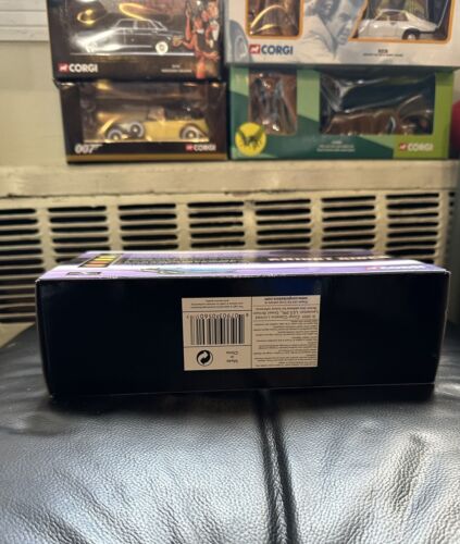 Very RARE CORGI BACK TO THE FUTURE DOC DELOREAN SET From Japan F/S - Picture 4 of 6