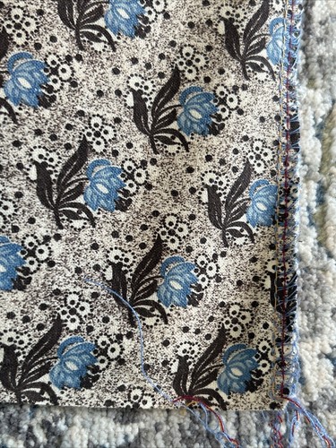 Tela vintage marrón con flores azules estilo primitivo de la guerra civil de 1 3/4 años - Imagen 4 de 5
