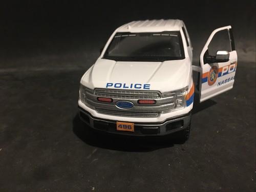 Nassau County Police NY 1:27 Scale Ford F-150 Pickup Slicktop - Picture 2 of 4