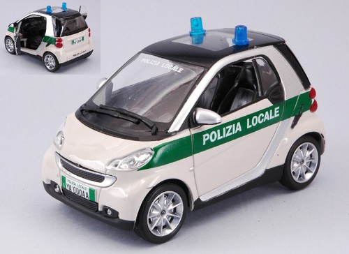 MODELLINO AUTO STATICO NEW RAY SMART FORTWO POLIZIA LOCALE MODELLISMO SCALA 1/24 - Foto 1 di 5