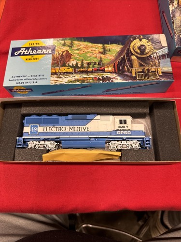 Athearn HO Locomotive  Electro ￼ Motive GP60 Please refer to photos￼ - Picture 1 of 2