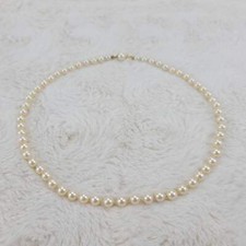 1950s Vintage Necklace with a Single Strand of Pearl Beads - 1950s