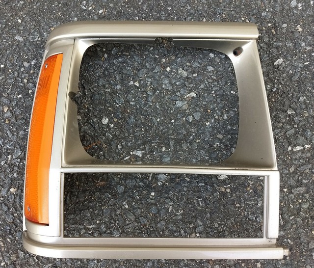 1992 1993 1994 Mopar Jeep XJ Cherokee R headlight bezel light champagne