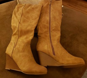 journee collection wedge boots
