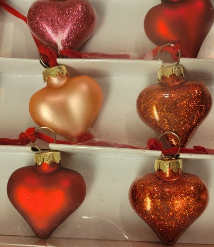 Cupcakes & Cashmere At Home Valentinstag 6’ Glas Herz Girlande Rosa Rot - Bild 7 von 9