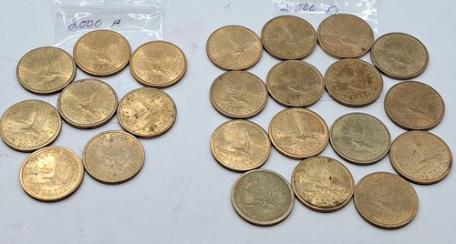LOT of TWENTY-THREE (23) SACAGAWEA DOLLAR COINS - 2000 P & D - Picture 3 of 11