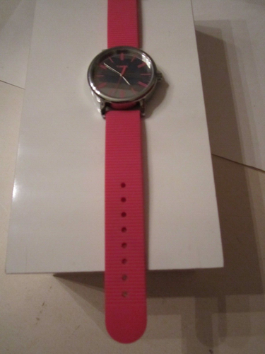 TIMEX WATCH - MIRROR DESIGN FACE HOT PINK RUBBER BAND - OFC-13 - Picture 3 of 4
