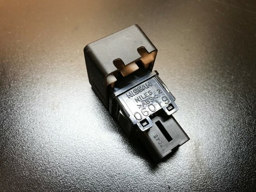 2011 Nissan Versa Hazard Switch 4 Way Flasher Button - Picture 3 of 5