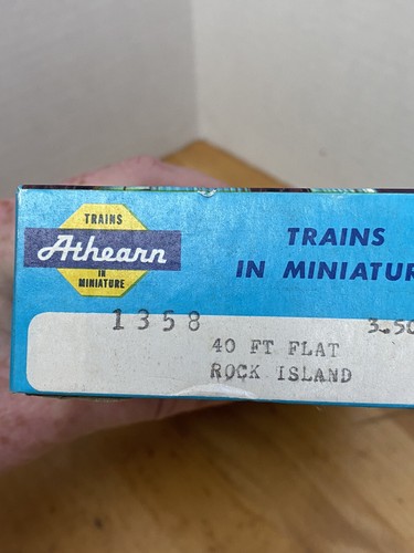 Athearn Trains in Miniature 1358 40 Ft Flat Rock Island Kit HO - Picture 1 of 4