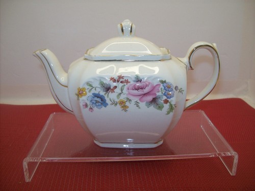 Vintage Sadler England Cube Teapot Floral Wildflowers w/ Gold Trim 4 3/4" 1950s - Picture 3 of 6