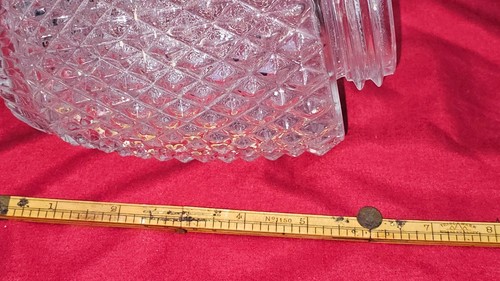 Accesorio de techo con pantalla de luz de globo de vidrio prensado Diamond Points vintage - Imagen 12 de 15