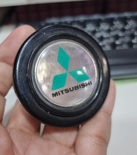 Rare JDM Mitsubishi Horn button - Picture 6 of 7