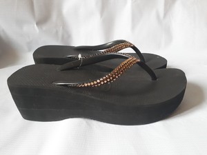 havaianas black wedge flip flops