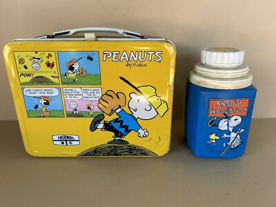 VINTAGE 1970's PEANUTS CHARLIE BROWN SNOOPY METAL LUNCH BOX