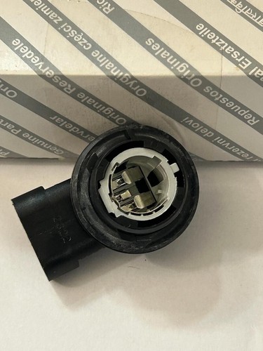 GENUINE FIAT PANDA 2013 ONWARDS DAYTIME RUNNING DRL LAMP BULB HOLDER NEW::- - Picture 1 of 4