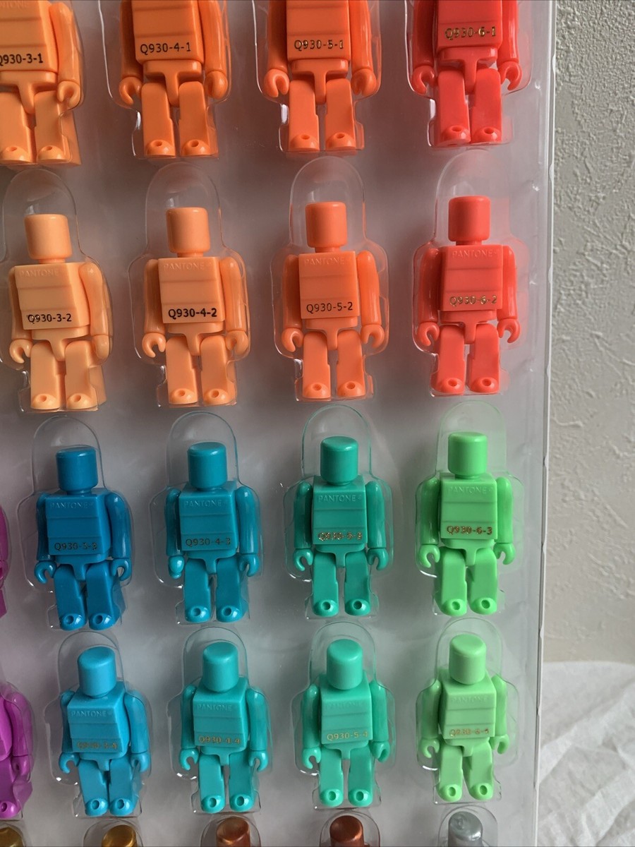PANTONE THE POWER OF COLOR KUBRICK 30 pcs set Figure Toy PANTONE THE POWER OF COLOR KUBRICK 30 pcs set Figure Toy