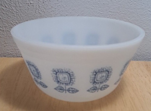 2 Federal Milk Glass Bowl 6" Blue Sunflower Design Bowl - Picture 4 of 20