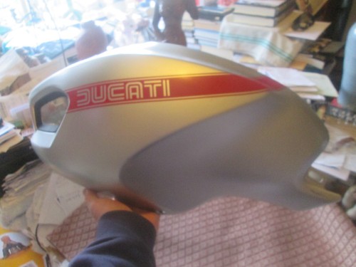 ducati monstruo plásticos/carenado p/n 48032601b ducati 696/796/1100 rojo/plata LHS - Imagen 10 de 11