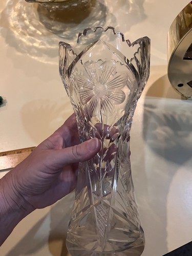 Jarrón corsé de vidrio cortado vintage American Brilliant Era - Imagen 8 de 9