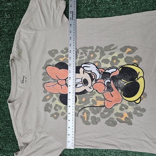Disney's Minnie Mouse Shirt Womens M Minnie Pose Leopard Graphic Tee Vacation - Imagen 5 de 6