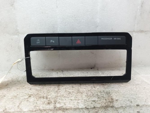 Interruttore luci emergenza VOLKSWAGEN T-CROSS 2GN927132DWHS - Foto 1 di 13