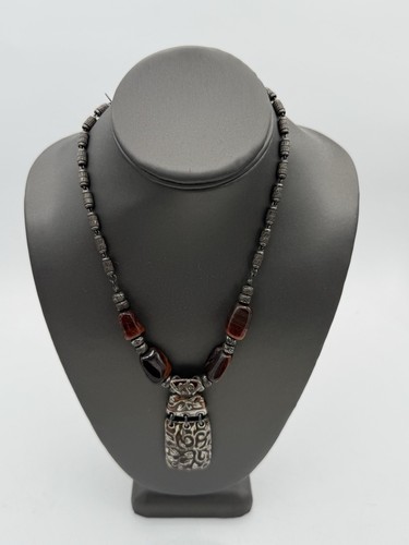 Beautiful Chicos 16" Pendant Necklace Silver & Brown Tones - Picture 2 of 8