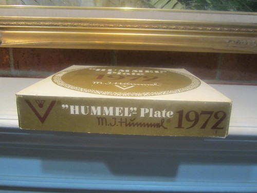 Goebel M.J. Hummel 1972 2nd Annual Plate Hear Ye, Hear Ye Raised Pattern Boxed - Bild 5 von 21