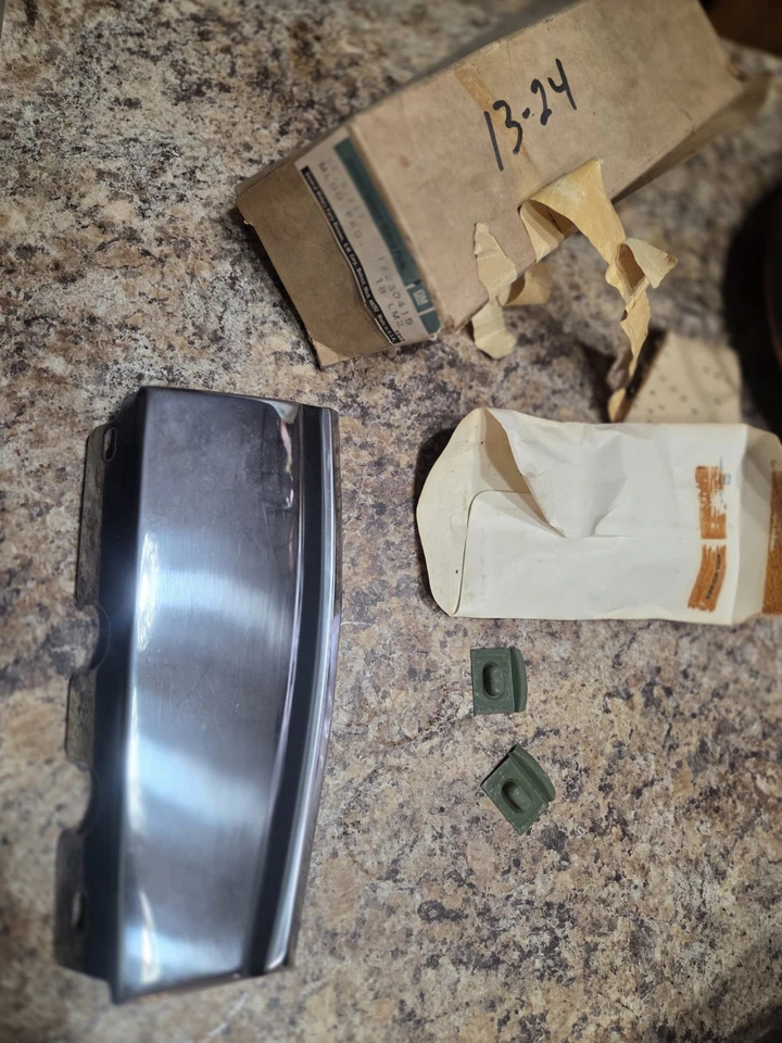 1968 Oldsmobile Delmont 88 Front Fender Molding Trim LH NOS 230415 - Image 2 of 4