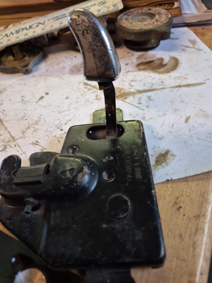 Ford Capri mk2  GXL Chrome Rear Seat Catch. - Image 4 of 4