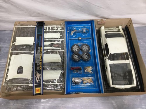 Unmontierter Otaki Pontiac Firebird Trans Am 1/12 Modellbausatz - Bild 3 von 14