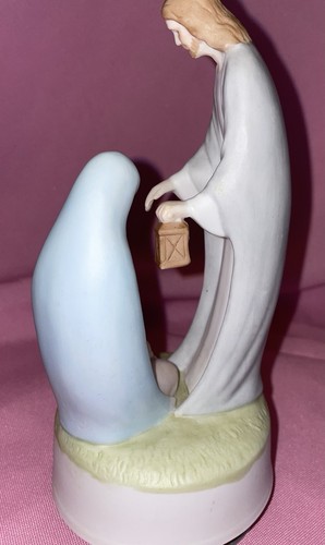 Caja de música romana vintage de porcelana de la Sagrada Familia O Noche Santa Jesús María José - Imagen 4 de 8