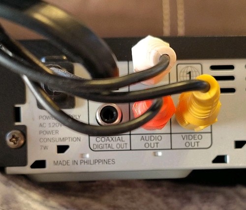 Lettore DVD Sanyo FWDP105F testato e funzionante cavi e alimentatore incl. Senza telecomando - Foto 9 di 12