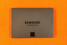 Samsung 860 QVO MZ-76Q1T0 1 TB SATA  Internal SSD
