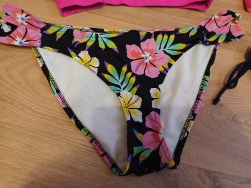 5 Bikini Bademode Teile Oberteile Slips Größe 38/40 getragen sehr gut - Bild 10 von 11