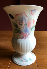 House of Aynsley Fine Bone China Vase - Little Sweetheart - Pre-loved