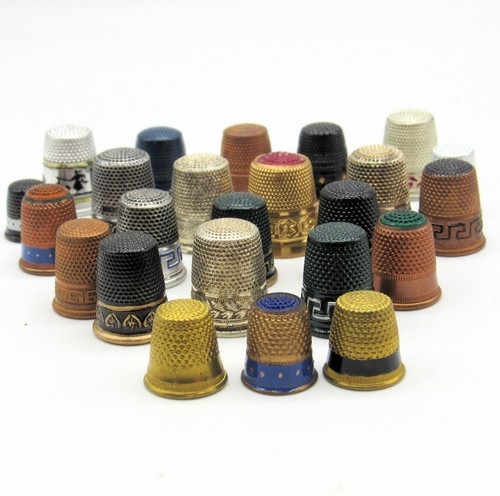 ANTIQUE BOX COLLECTION, 24 PRE WORLD WAR I AUSTIAN THIMBLES, LIMITED EDITION, 67 - Picture 8 of 18