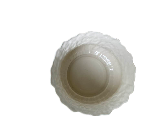 Belleek Ireland Shamrock Daisy Planter #2041 - Picture 3 of 3