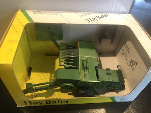 Ertl John Deere Hay Baler 1/32 NIB # 5639 Brand New In Sealed Box! - Picture 4 of 4